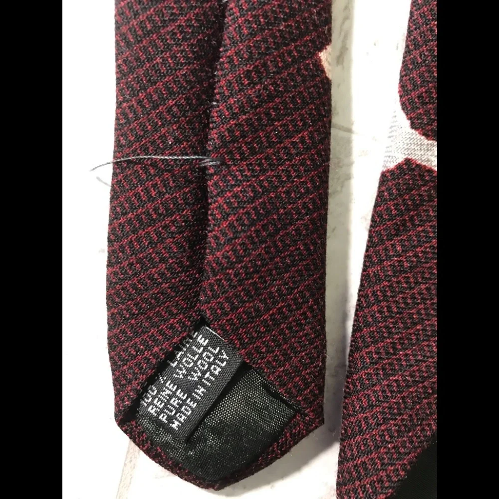 Vintage wool howling at the moon wolf tie